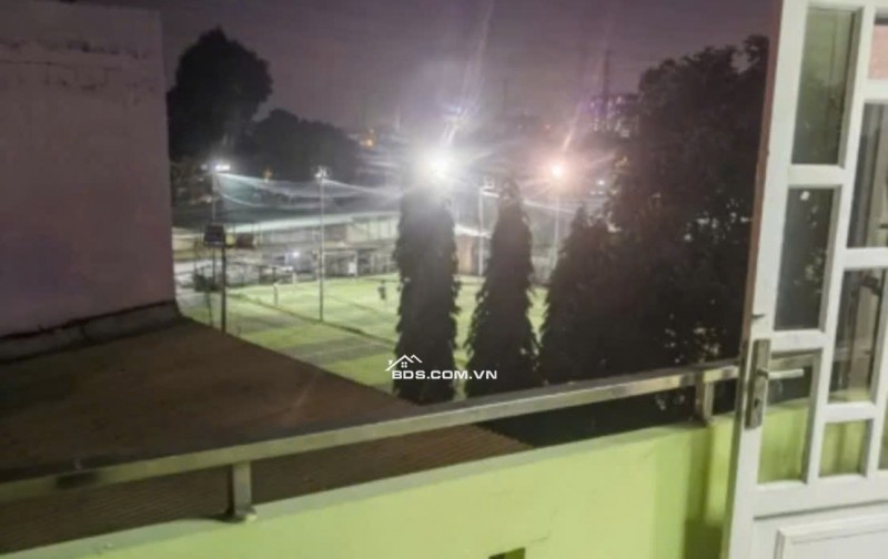 NHÀ BÁN CHÍNH CHỦ- NHÀ TRỐNG- DỄ XEM-THUẬN TIỆN KINH DOANH. LÀM VĂN PHÒNG